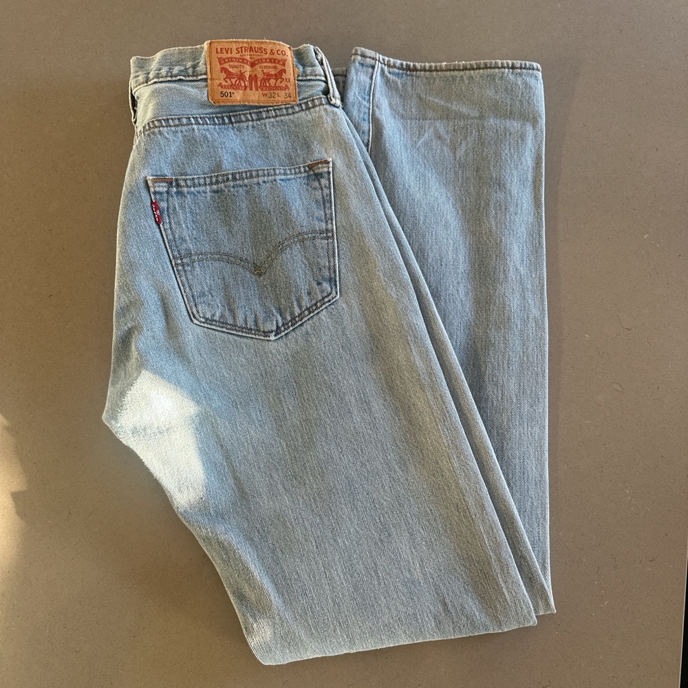 Levi's Men's Light Blue Jeans